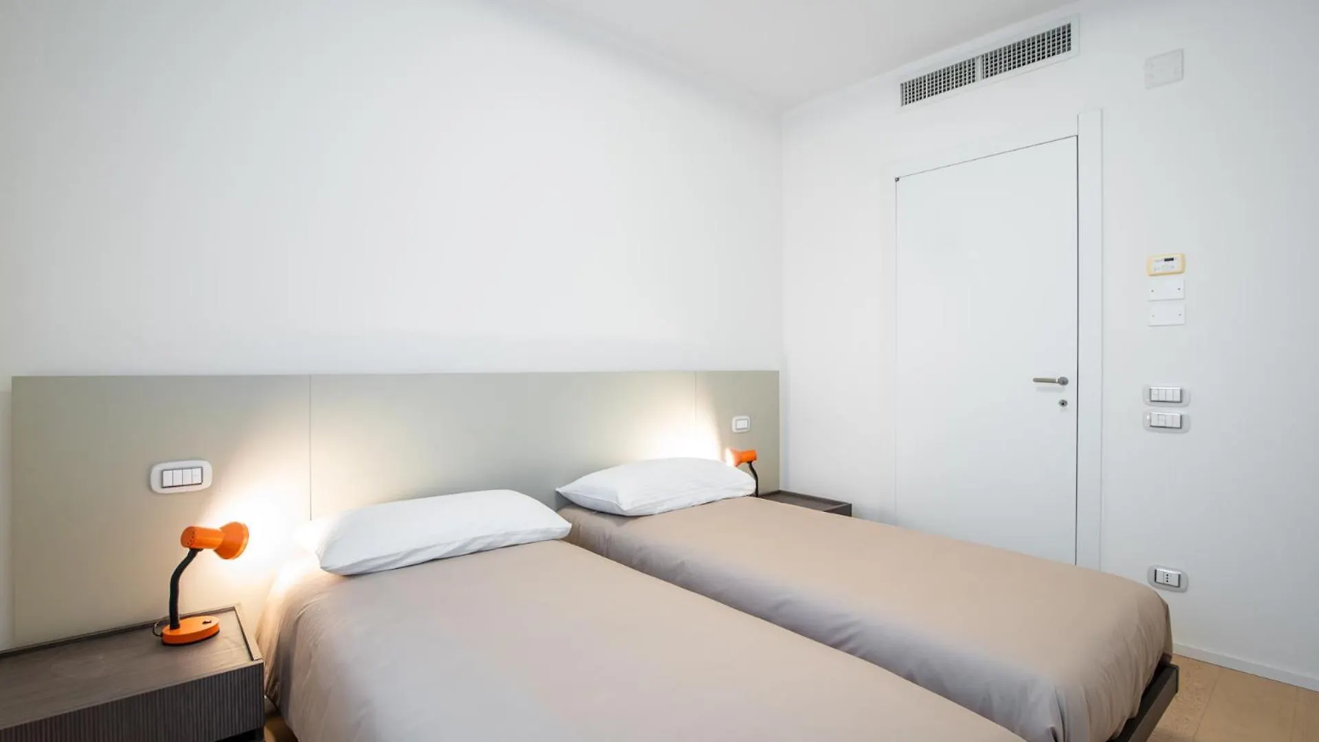 Lovelyhomes G24 Apartment Padova 0*,